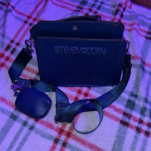 Steve Madden Blue Crossbody Bag - Picture 4 of 7